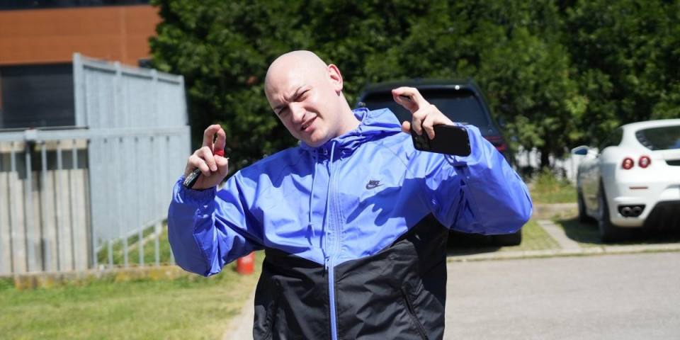 "Ona je hodajući seks": Evo šta Desingerica misli o eksplicitnom audio snimku Dare Bubamare