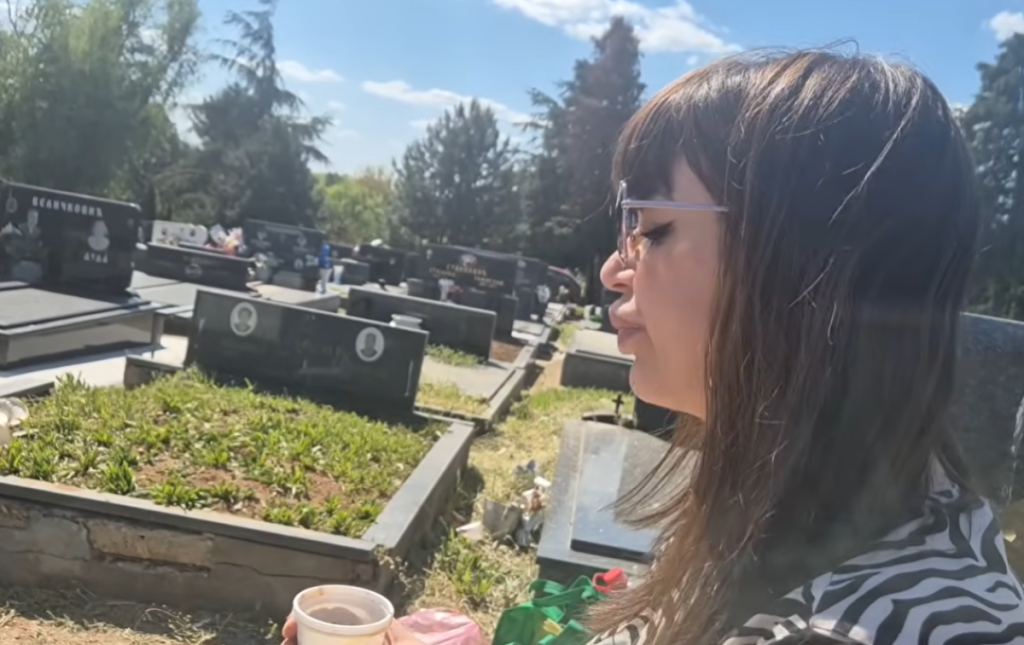 Skidao se go na babinoj sahrani: Mina Kostić nije jedina, ovi poznati su ležali na psihijatriji