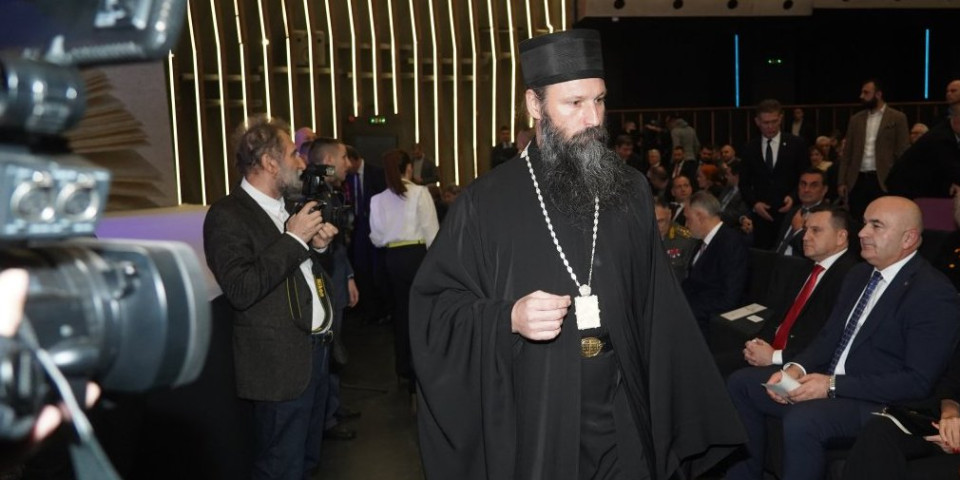 Poznati koji su slavu zamenili monaškim životom: Jedan je bio zvezda "Otvorenih vrata", a druga je otišla u najstrožu izolaciju