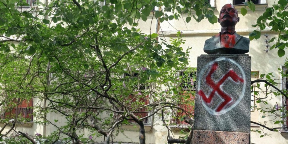 Fašizam: Sramotno je šta su uradli ispred Učiteljske škole u Jagodini