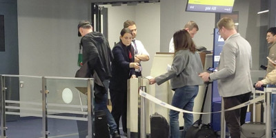 Opa! Đokić snimljen sa ženom - Gde si to tako maskiran pošao političaru, s čijim parama ideš da pljuješ Srbiju?! GOSI bomba