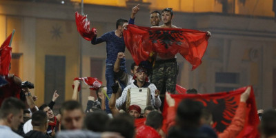 Srbi su teroristi, izvadiće vam i prodati organe: Albanci kukaju zbog dolaska UFC u Beograd