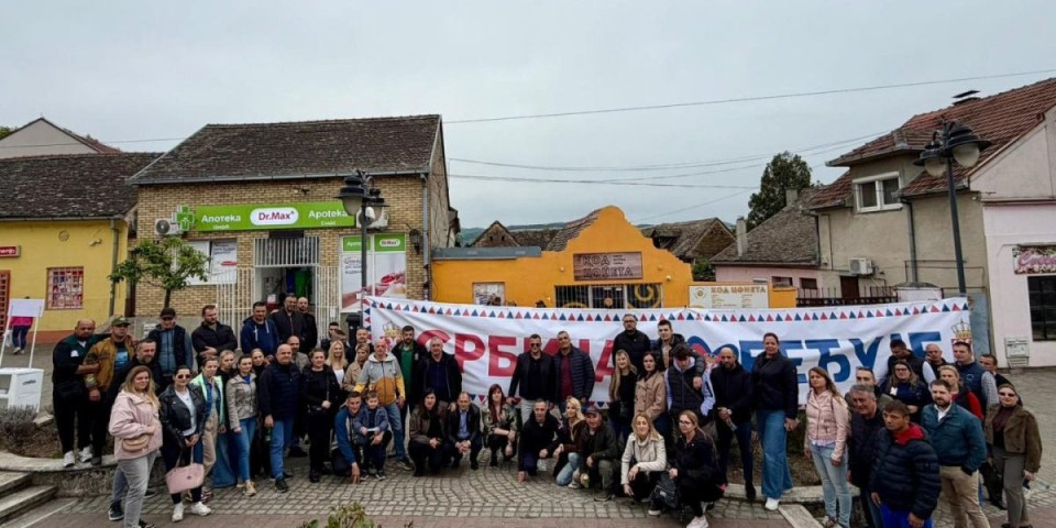 Od severa do juga: Jedinstvena poruka ujedinila građane - "Srbija pobeđuje"