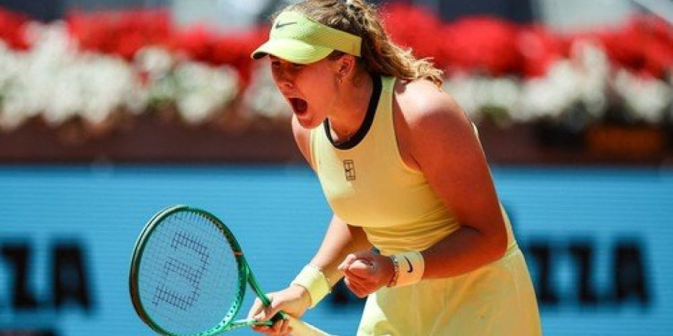 Ja sam sprdnja, izgubiću, izgubiću... Ruskinja vrištala, samu sebe izvređala (VIDEO)