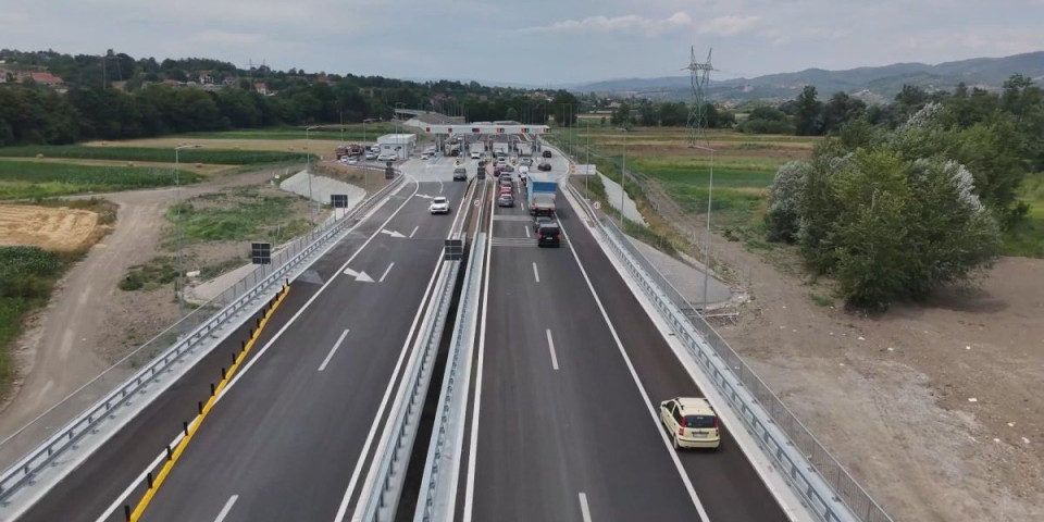 Zemlje EU se tope, i to bukvalno: Semafori propali, putevi popucali, a u Srbiji sve pod konac! (VIDEO)
