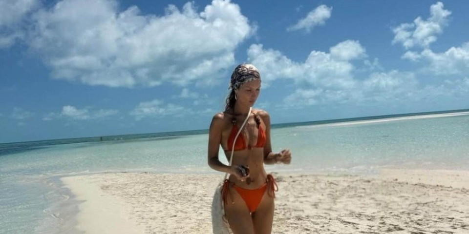 Bela Hadid zapalila mreže: Zategnuta kao praćka - minijaturni kupaći usijao internet (FOTO)