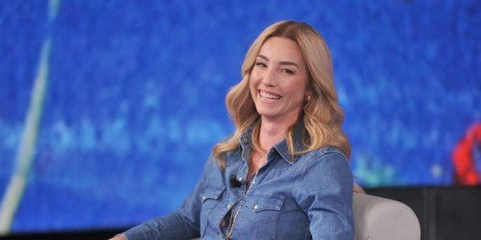 Melonijeva u panici? Italija dobila novu heroinu, organizovala ludu tehno žurku u srcu grada i oduševila narod! (VIDEO)