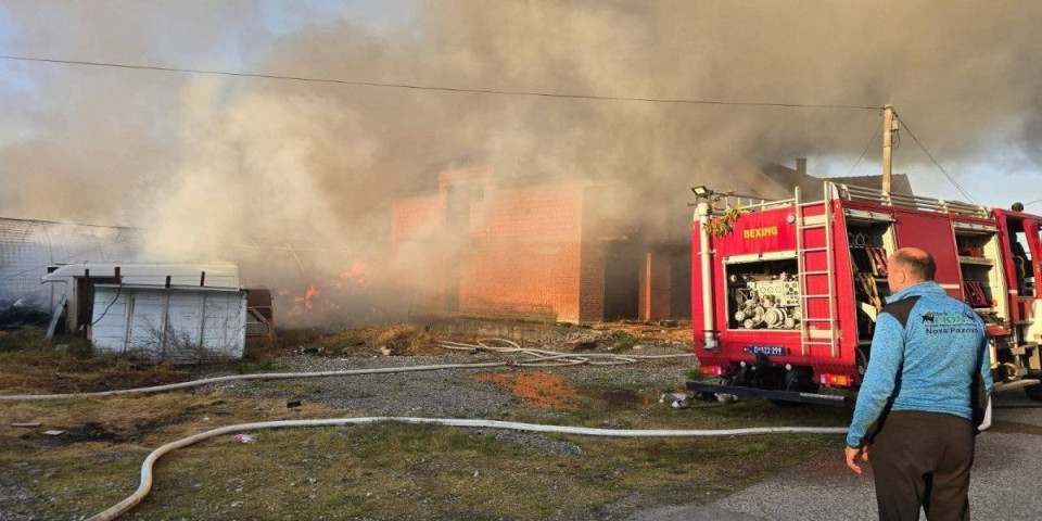 Gori domaćinstvo u selu kod Šapca: Četiri tima vatrogasaca se bori sa vatrenom stihijom (VIDEO/FOTO)