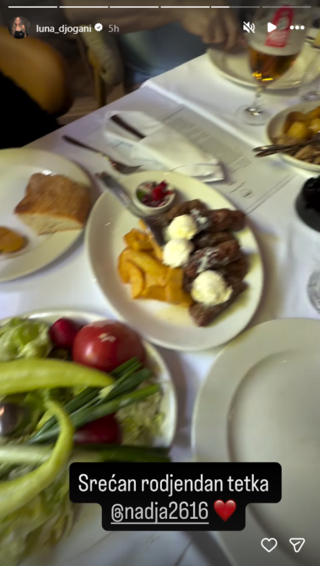 Slavlje kod Lune Đogani: Okupila se cela porodica, povod je značajan