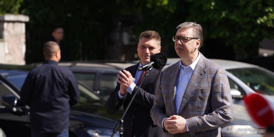 Vučić bez zadrške poslao moćnu poruku: "Kmetske duše gledaju samo svoj džep – ja se borim za narod" (FOTO)