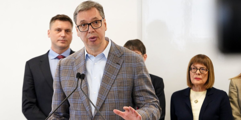 Srbija se kreće neverovatnom brzinom! Vučić: U Srbiji nema redova na pumpama i to je veliki uspeh