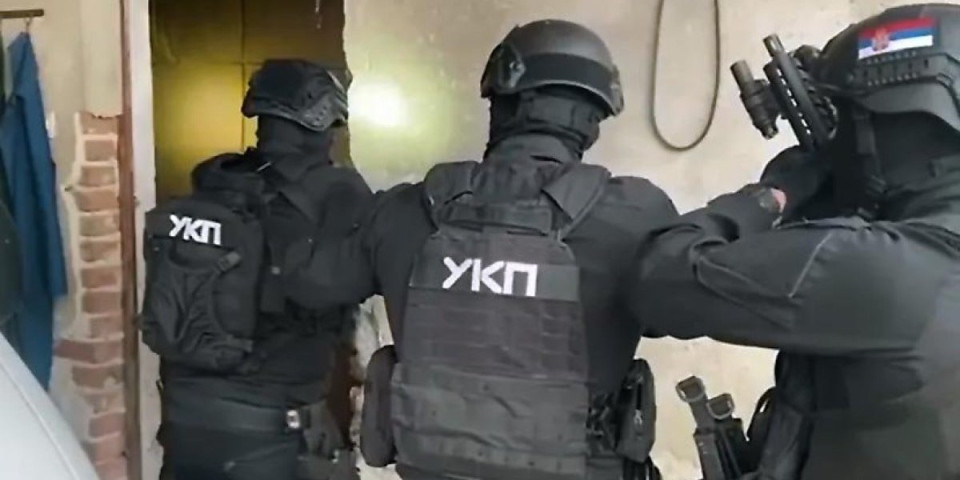 "Vračarci" spremali ubistvo u Beogradu: Majka i sin nabavili pištolj, oružje pronađeno kod maloletnika (FOTO)