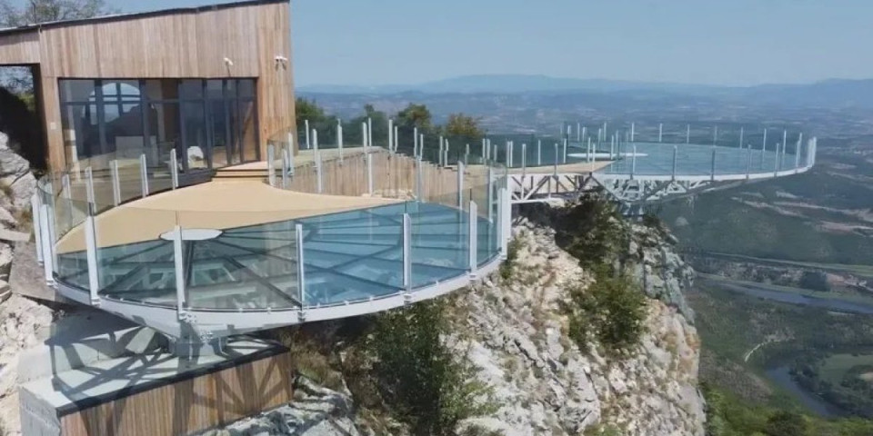 Lakše do Kablarske balerine: Asfaltira se put do staklenog vidikovca, evo kada se saobraćaj obustavlja