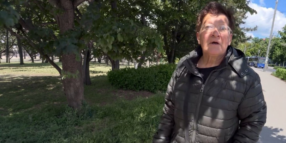 Šok scene! Baba blokaderka potegla makaze na Nedu Perić - sad su počeli i da jure ljude po ulicama da ih ubiju (FOTO/VIDEO)