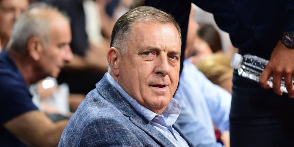 (FOTO) Dodik upoznao jednog od najvećih košarkaša: Lepo je sresti velikane igre koju svi volimo