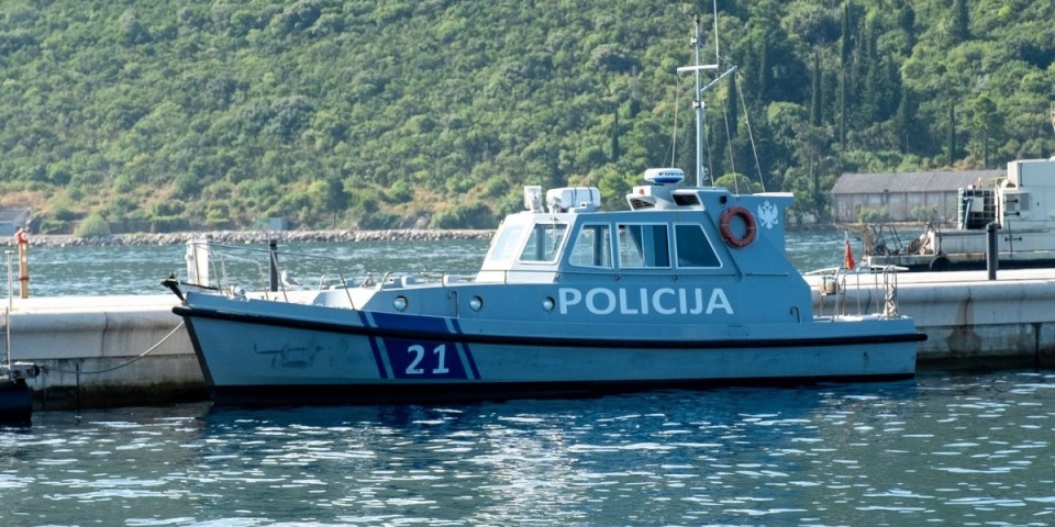 Drama na Skadarskom jezeru: Automobil sa srpskim registarskim tablicama sleteo s puta i završio u vodi