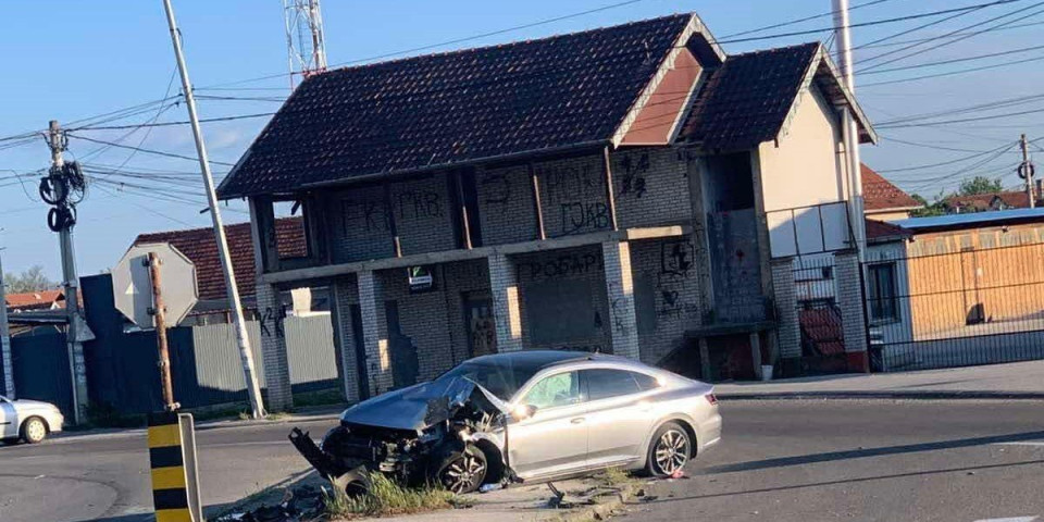 Automobil skršen: Teška saobraćajna nesreća u Kraljevu, jeziv prizor na licu mesta (FOTO)