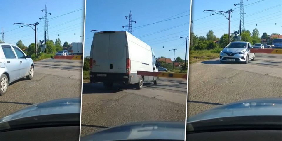 Da li nam je malo tragedija u Srbiji? Snimak podigao buru na mrežama: Spuštena rampa na pružnom prelazu njima ne znači ništa (VIDEO)