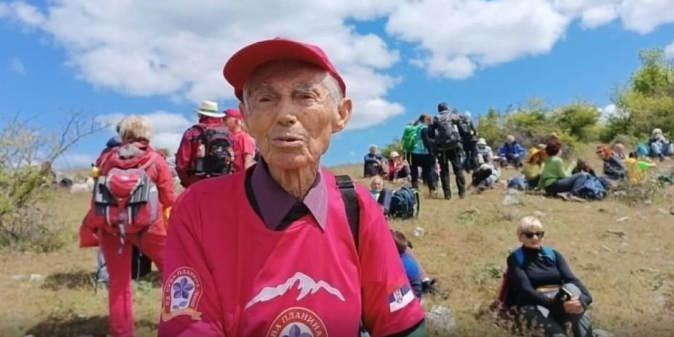 Žika se ne predaje! Najstariji niški planinar (91) po 25. put organizovao „Pohod u božure“