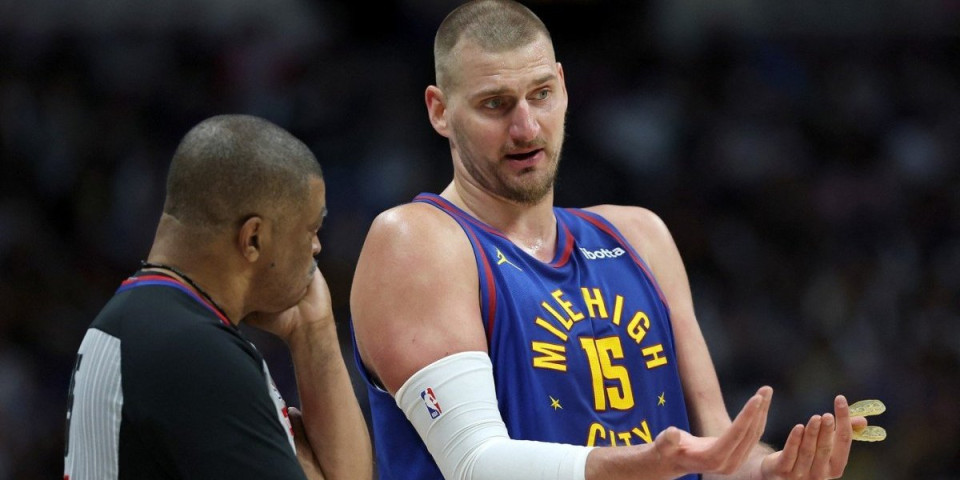 Skandal u NBA ligi! Sudija koji mrzi Nikolu Jokića umalo nasrnuo na trenera (VIDEO)