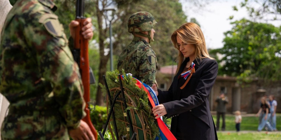 "Srbija je uvek bila na strani pravde, boreći se protiv fašizma i nacizma": Moćne reči Milice Đurđević Stamenkovski na Dan pobede (FOTO)