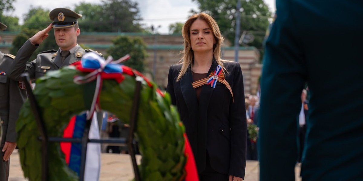 Milica Đurđević Stamenkovski na ceremoniji polaganja venca na Groblju oslobodilaca Beograda