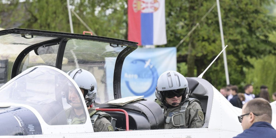 Čelična krila nebeskog diva: MiG-ovi grmeli nad Valjevom u čast pilota koji je svesno otišao u smrt!