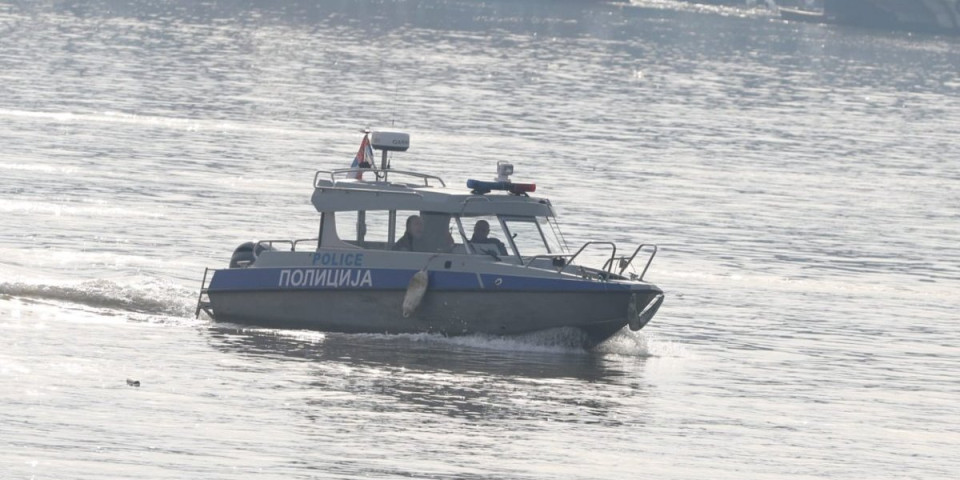 "Izvukao ih je na obalu, ali nije im bilo spasa": Meštani opisali kako je došlo do tragedije - Stalać zavijen u crno