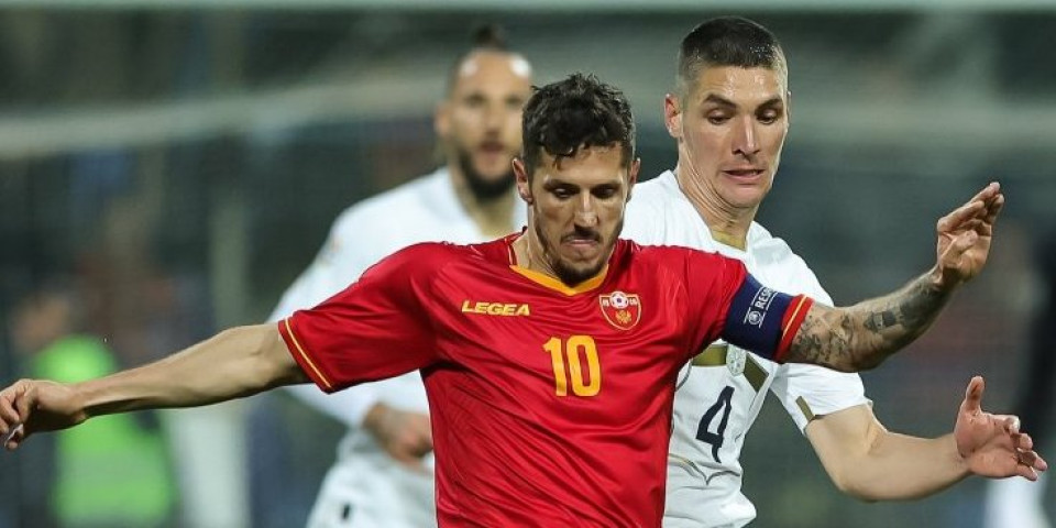 Pehar u rukama: Jovetić slavi titulu u jeku priče o povratku u Partizan