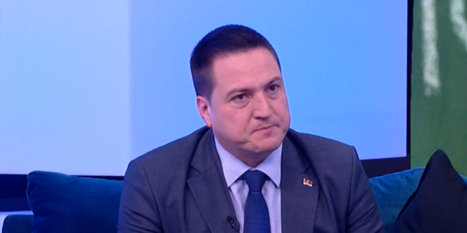 Koliko god da se Ružić šlihta blokaderima, ništa mu ne pomaže: Lustriraće ga kad-tad!