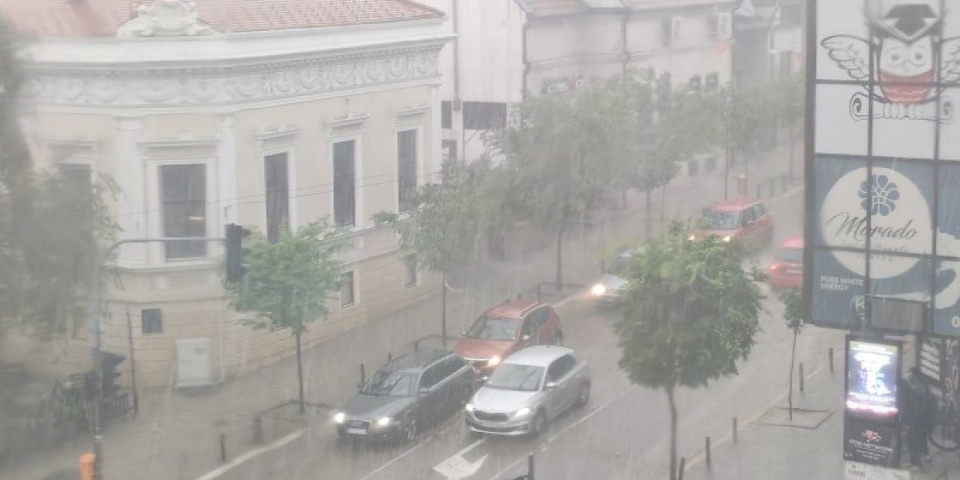 Nevreme stiglo u Kragujevac: Svi se plaše najavljenog (VIDEO)