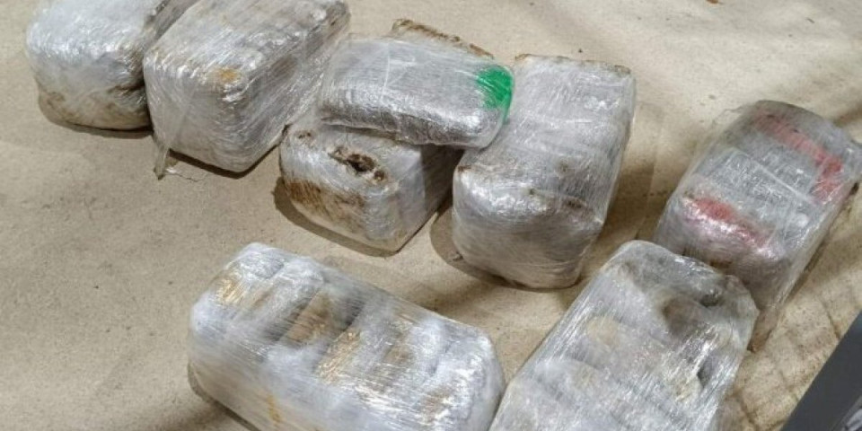 Paketi bili spremni! Prekinut lanac međunarodnog šverca droge: "Pao" Crnogorac - nađena 124 kilograma narkotika