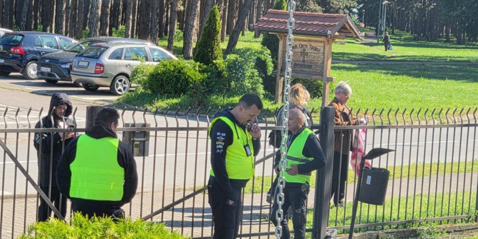 Blokaderi pukli u Šapcu: Najavili veliko okupljanje, a došlo ih manje od 10!