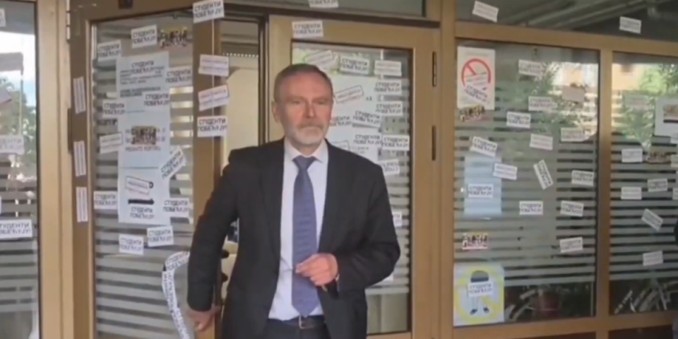 Linč direktora Jovine gimnazije: Blokaderi i N1 napravili zveri od dece (VIDEO)