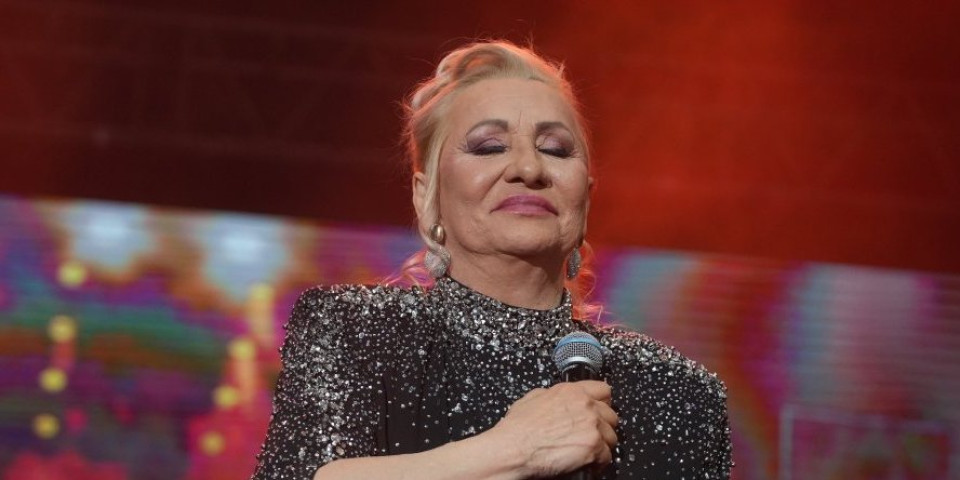 Vesna Zmijanac na ivici suza: Pevač prekinuo koncert i ovim je ostavio bez reči (VIDEO)