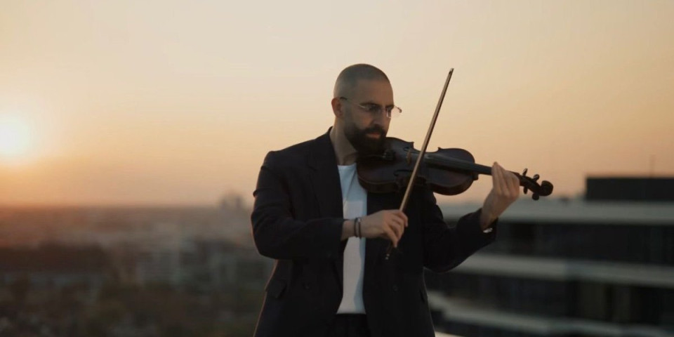 Marko Tadić zakasnio na avion, umalo bio uhapšen, a sada snimio spot: Ovako izgleda najskuplji pogled na Beograd