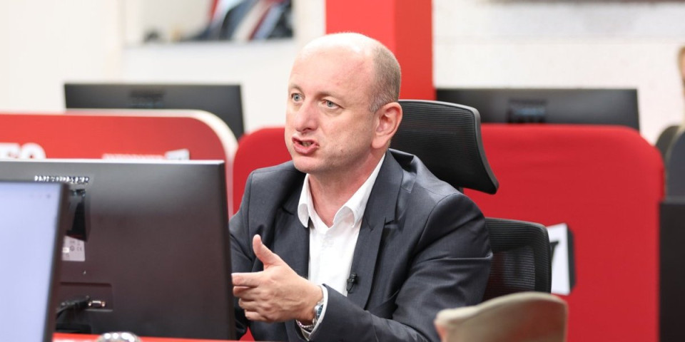 Ovako Crna Gora vodi rat protiv Srbije: Tri metka u sprsku državu - Knežević otkrio sve!