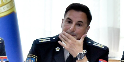 Otrkivamo! Milića prozivaju pritvorenici - Viču mu "pandurska pi*čko", gađaju ga hranom...