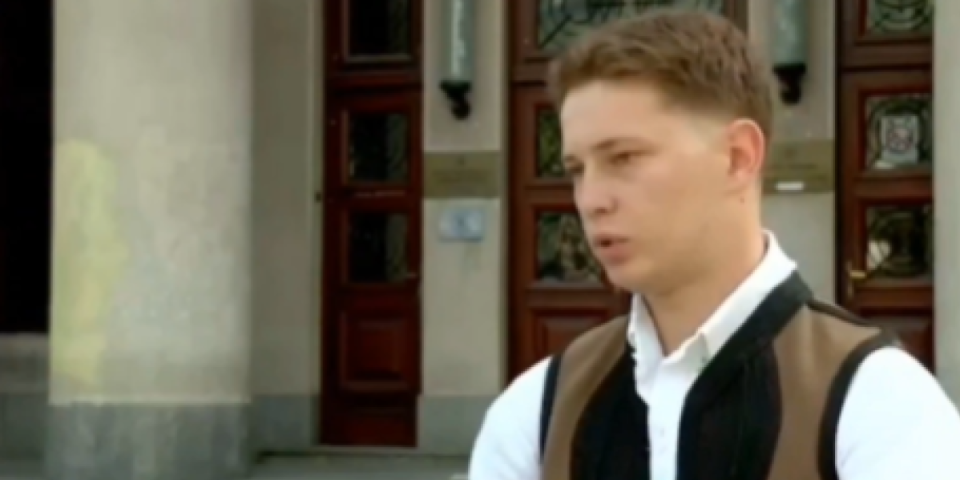 "Nobelovac" zatrokirao pred kamerama: Blokader ne ume da sastavi dve rečenice, a hoće da nam vodi zemlju?! (VIDEO)