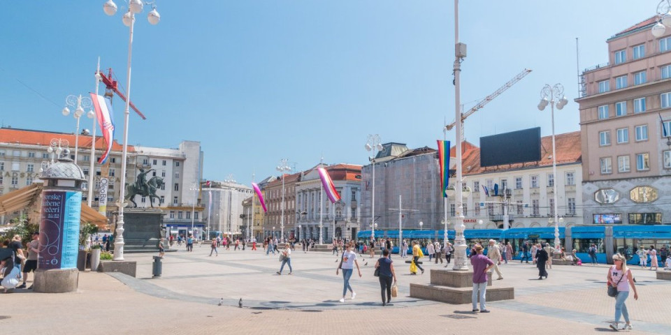 (VIDEO) Dohvatili flašu, pa njom mašu: Snimak blokadera u Zagrebu se širi mrežama - svi pišu isto!
