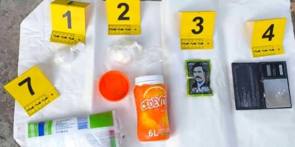 Uhapšen diler u Beogradu: Krio drogu u cedeviti i kafi (FOTO)