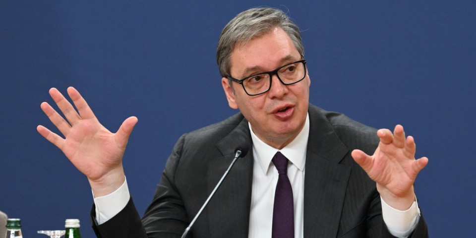 Ovo je dokaz: Evo kako je Vučić govorio o Crnoj Gori 2006. - jedan snimak sve otkriva, dosledna politika crno na belo