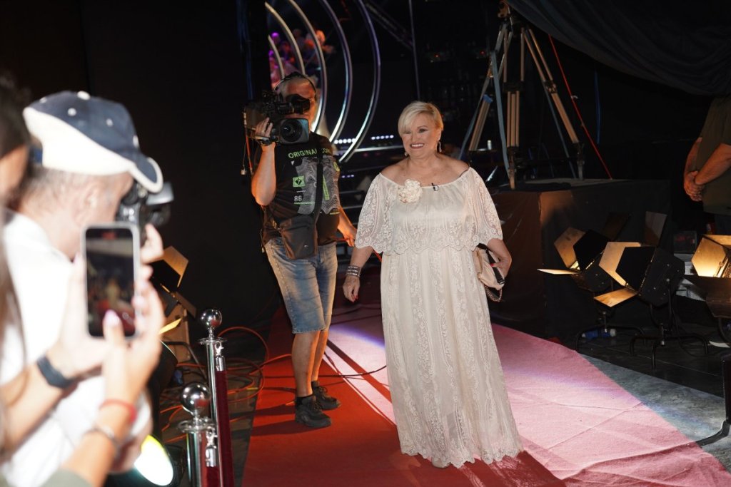 Milica Dugalić skroz ćelava nakon hemioterapije: Pokazala celoj Srbiji kako izgleda borba za život!