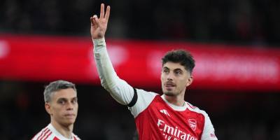 Ostrvo ponovo na nogama! Legende tvrde - Arsenal ima protekcije: Za šta služi VAR? (VIDEO)