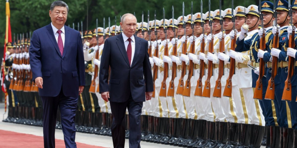 Au, sprema se istorijska revolucija! Putinovi generali stigli u zabranjene kineske zone!