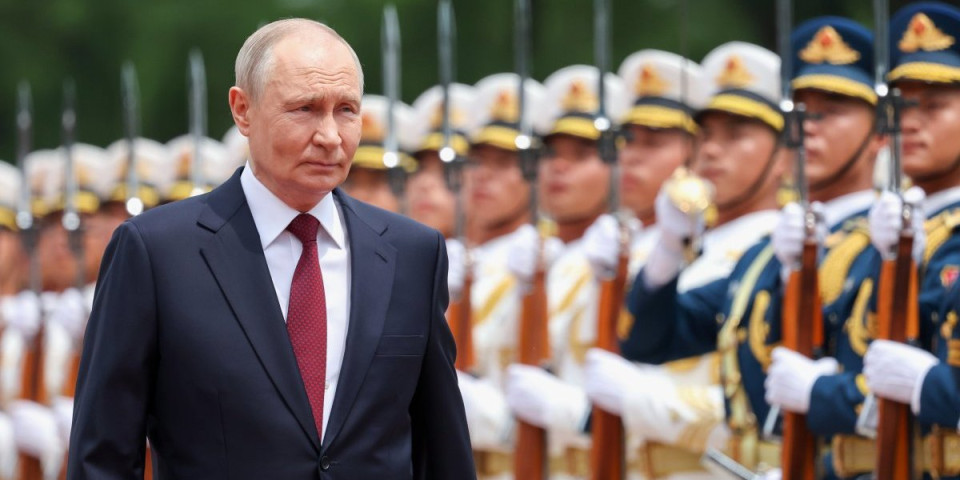 Si pokazao Putinu koliko ga poštuje: Pogledajte ko je prišao ruskom lideru i šta mu je rekao! (VIDEO)