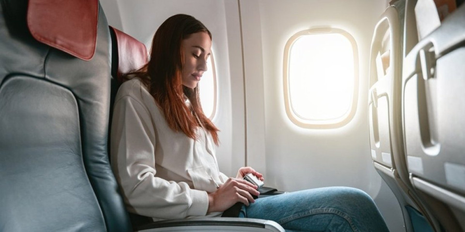 Navike koje izluđuju putnike i posadu: Evo šta nikako ne smete da radite u avionu