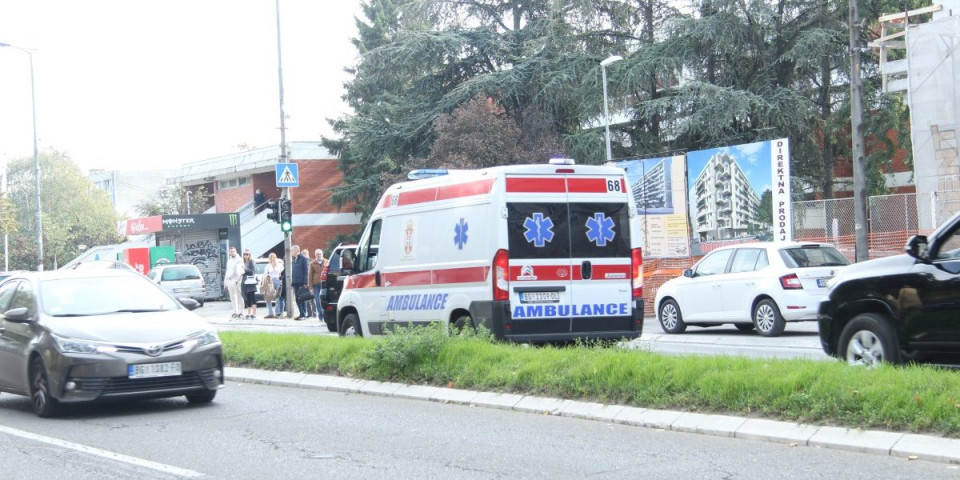 Majka i ćerka teže povređene: Stravična nesreća na Voždovcu, pokosio ih automobil