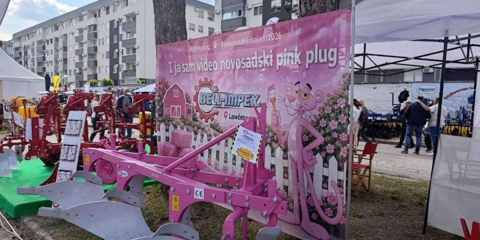 Da li je ovo samo za žene: Roze plug - atrakcija Poljoprivrednog sajma (VIDEO)