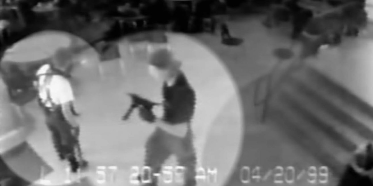 Erik Haris i Dilan Klebold sa puškama